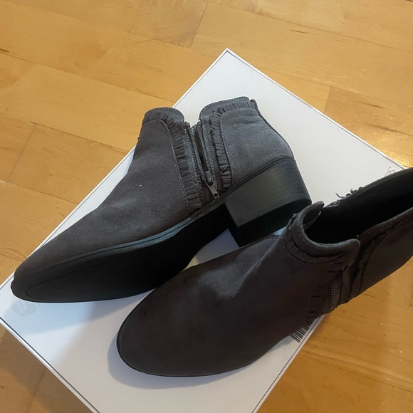 Dark gray suede feel bootie - Picture 2 of 3